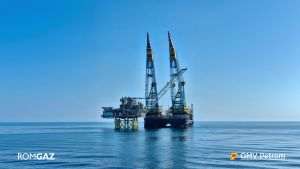 Progres în cadrul proiectului Neptun Deep: platforma offshore de producţie a fost instalată în Marea Neagră